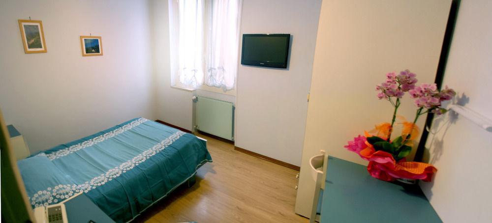 Albergo Savoia Ospedaletti Exteriér fotografie