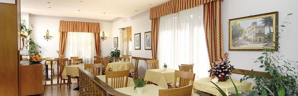 Albergo Savoia Ospedaletti Exteriér fotografie